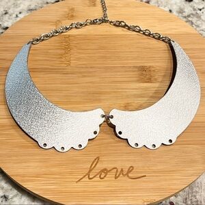 🔴 Silver tone textured bib metal necklace